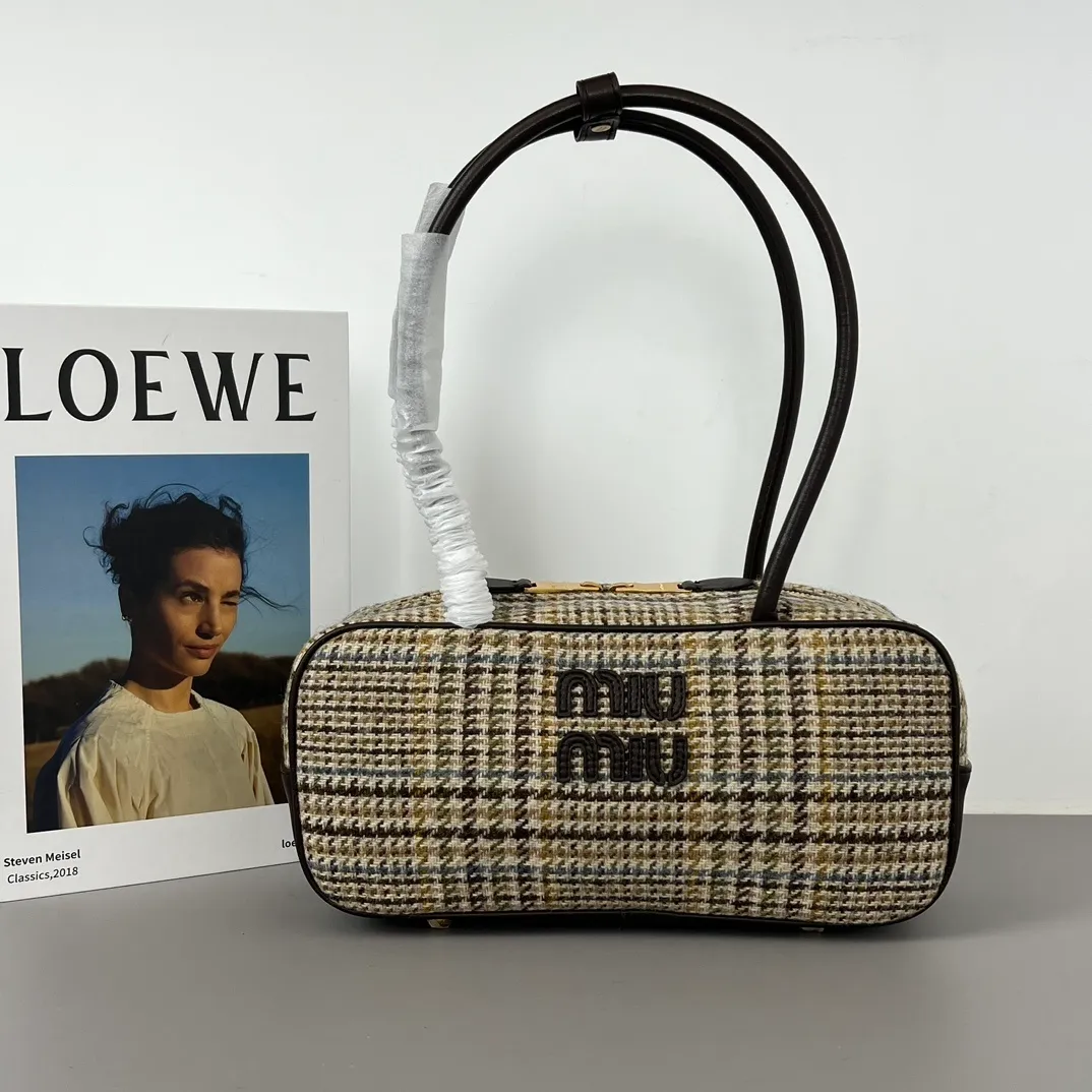 All categories Official website "Brand Women's Bags" Women's Bags 💙 miumiu 2025 new miumiu handbags