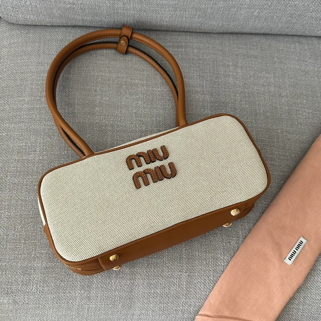 All categories Official website "Brand Women's Bags" Women's Bags 💙 miumiu 2025 new miumiu handbags