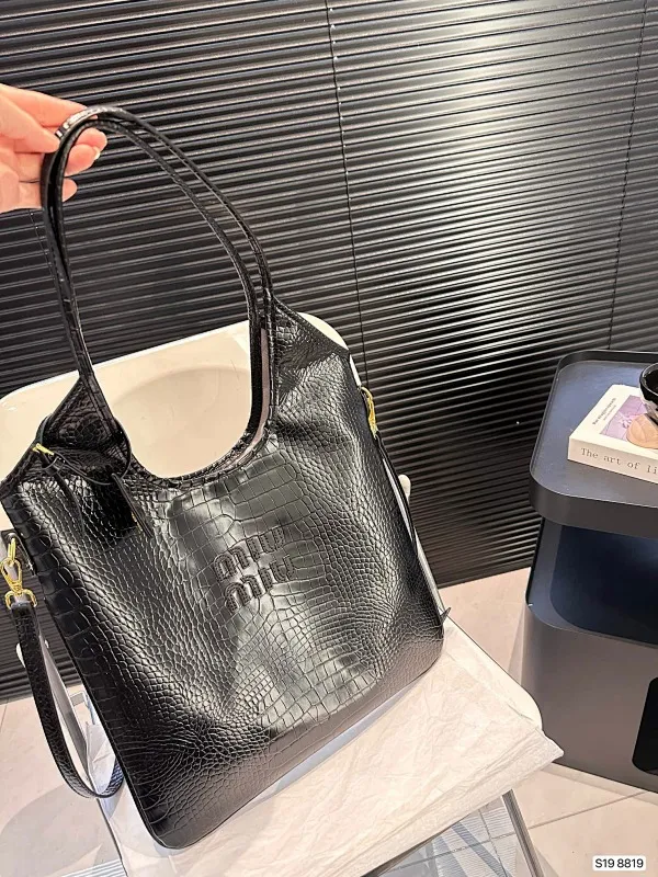 All categories Official website "Brand Women's Bags" Women's Bags 💙 miumiu 2024 new MIUMIU handbags