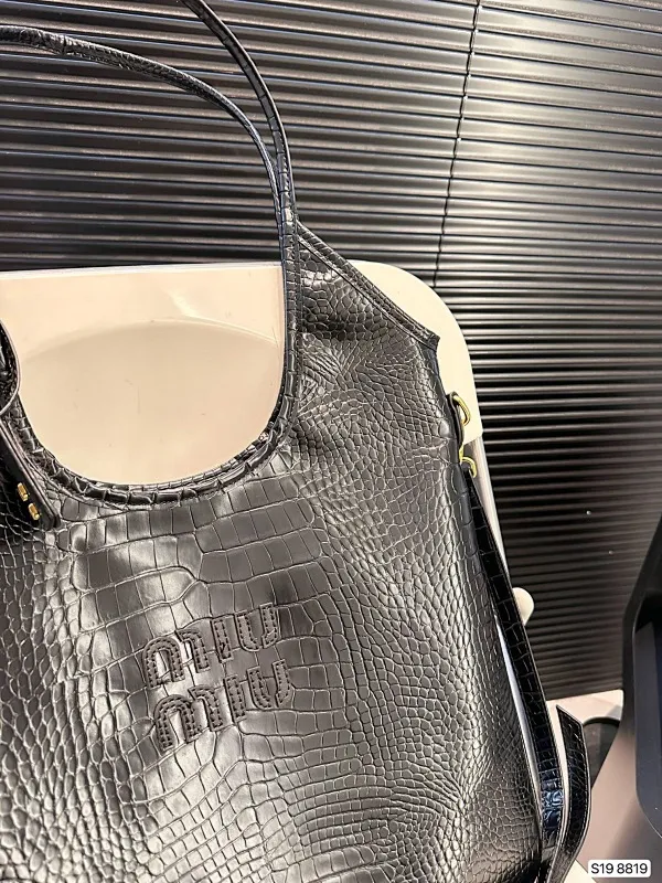 All categories Official website "Brand Women's Bags" Women's Bags 💙 miumiu 2024 new MIUMIU handbags