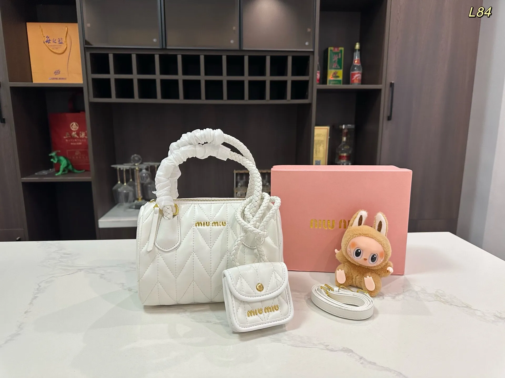 All categories Official website "Brand Women's Bags" Women's Bags 💙 miumiu 2025 new Miumiu pleated pillow bag