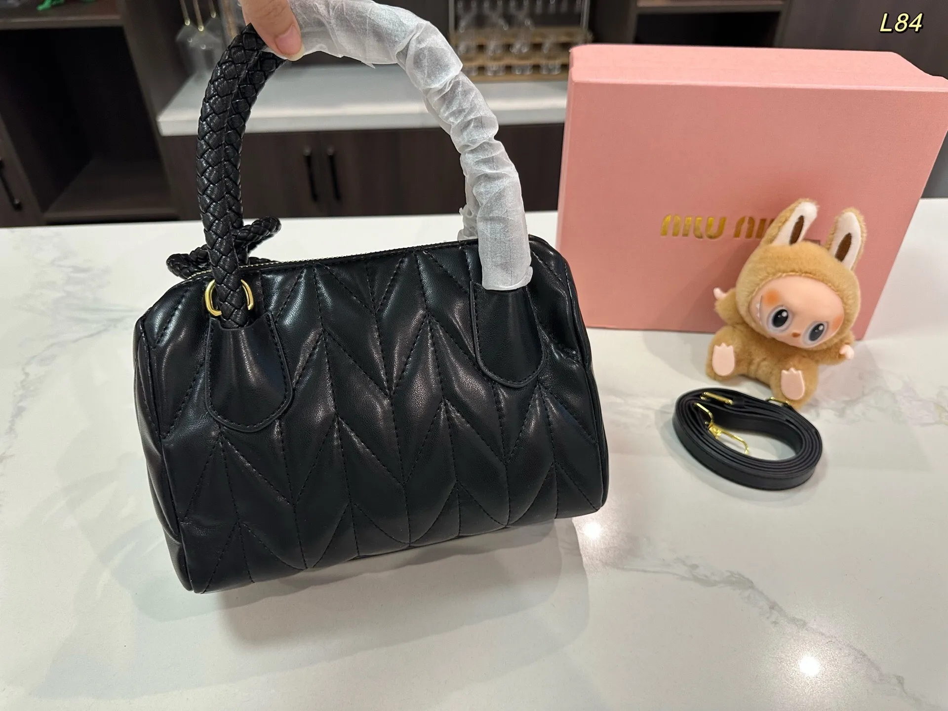 All categories Official website "Brand Women's Bags" Women's Bags 💙 miumiu 2025 new Miumiu pleated pillow bag
