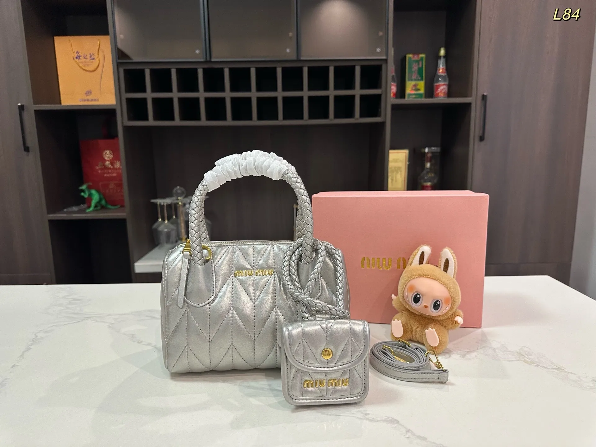 All categories Official website "Brand Women's Bags" Women's Bags 💙 miumiu 2025 new Miumiu pleated pillow bag