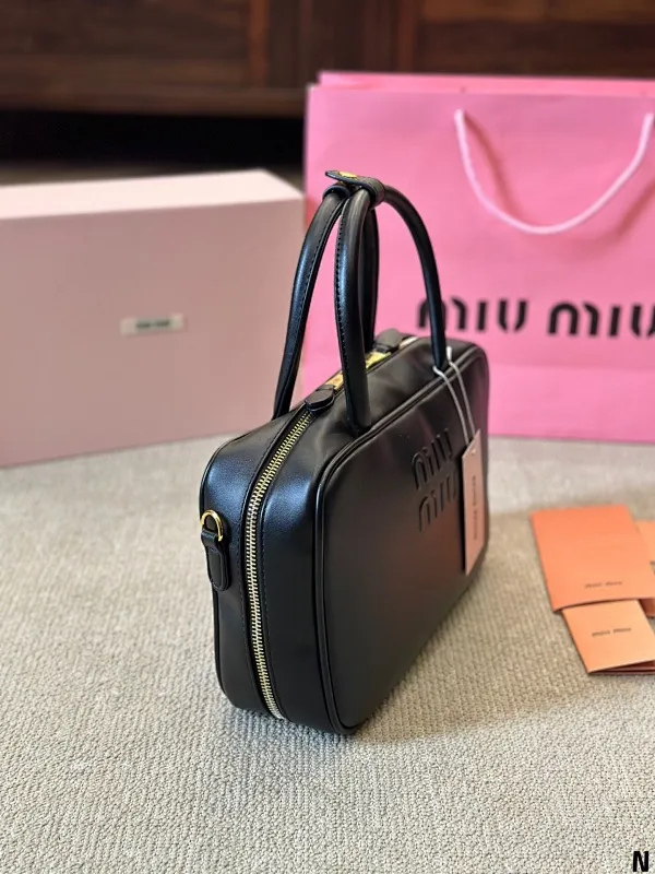 All Categories Official Website "Brand Women's Bags" Women's Bags 💙 miumiu 2024 official website new MIUMIU crossbody bag