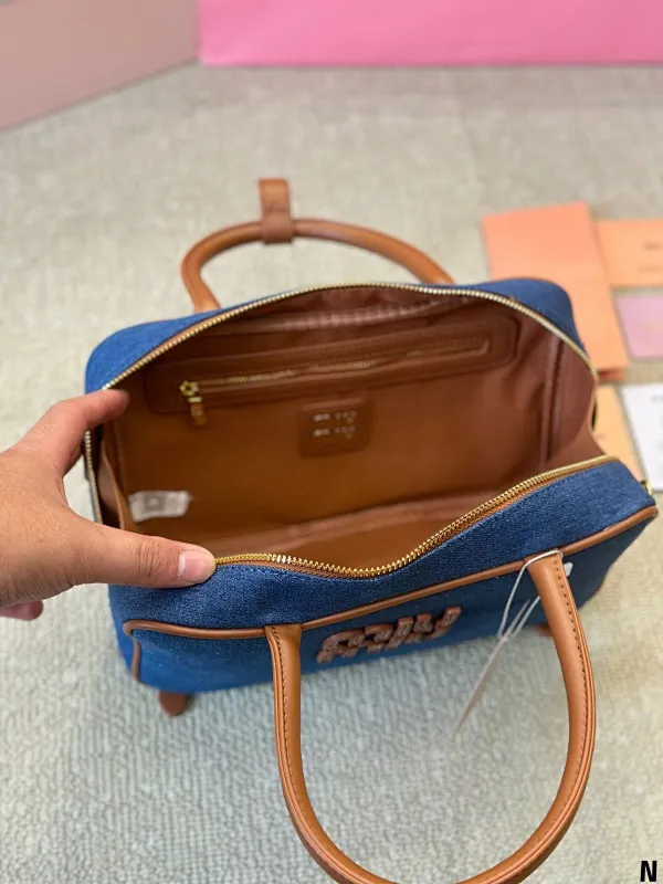 All Categories Official Website "Brand Women's Bags" Women's Bags 💙 miumiu 2024 official website new MIUMIU crossbody bag