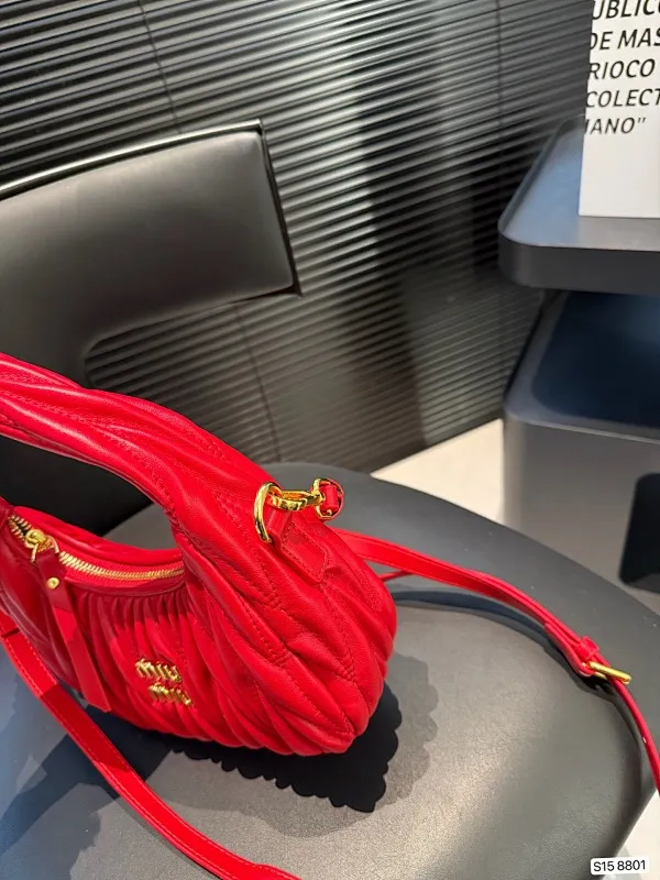 All categories Official website "Brand Women's Bags" Women's Bags 💙 miumiu 2025 new MIUMIU armpit bag