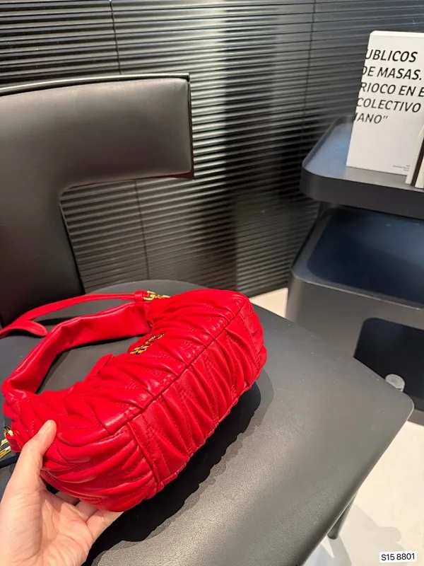 All categories Official website "Brand Women's Bags" Women's Bags 💙 miumiu 2025 new MIUMIU armpit bag
