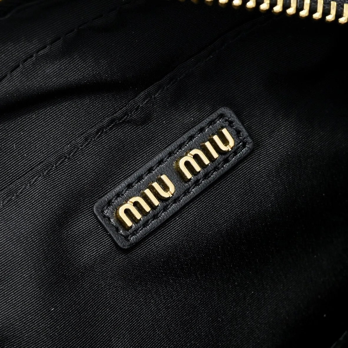 All categories Official website "Brand Women's Bags" Women's Bags 💙 miumiu 2025 new MIUMIU handbags
