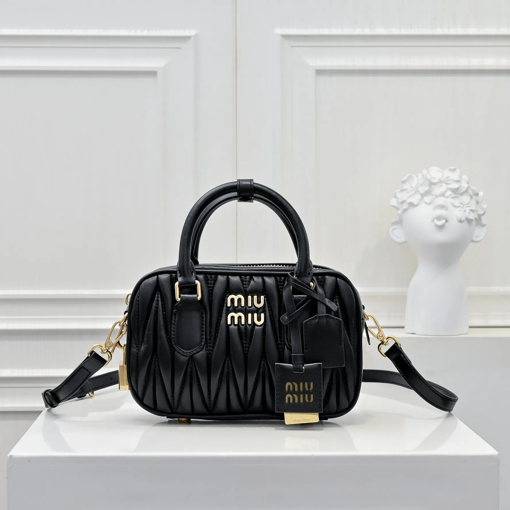 All categories Official website "Brand Women's Bags" Women's Bags 💙 miumiu 2025 new MIUMIU handbags