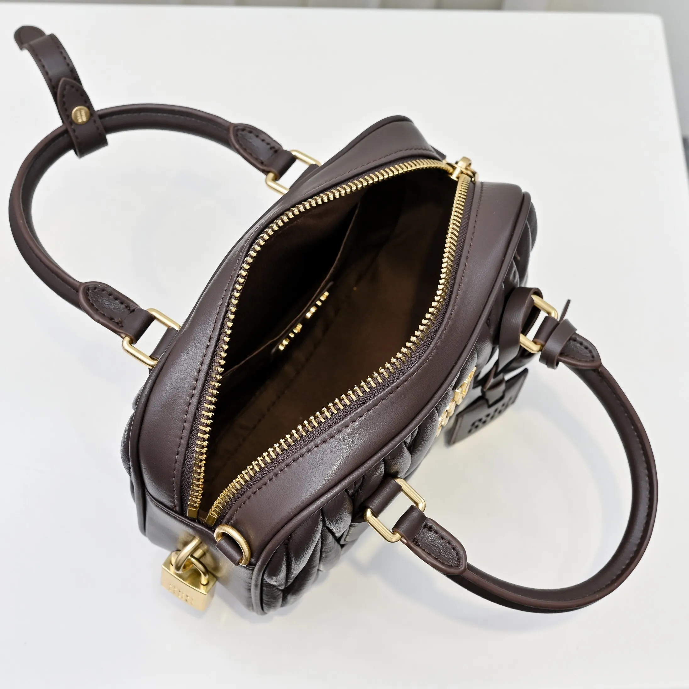 All categories Official website "Brand Women's Bags" Women's Bags 💙 miumiu 2025 new MIUMIU handbags