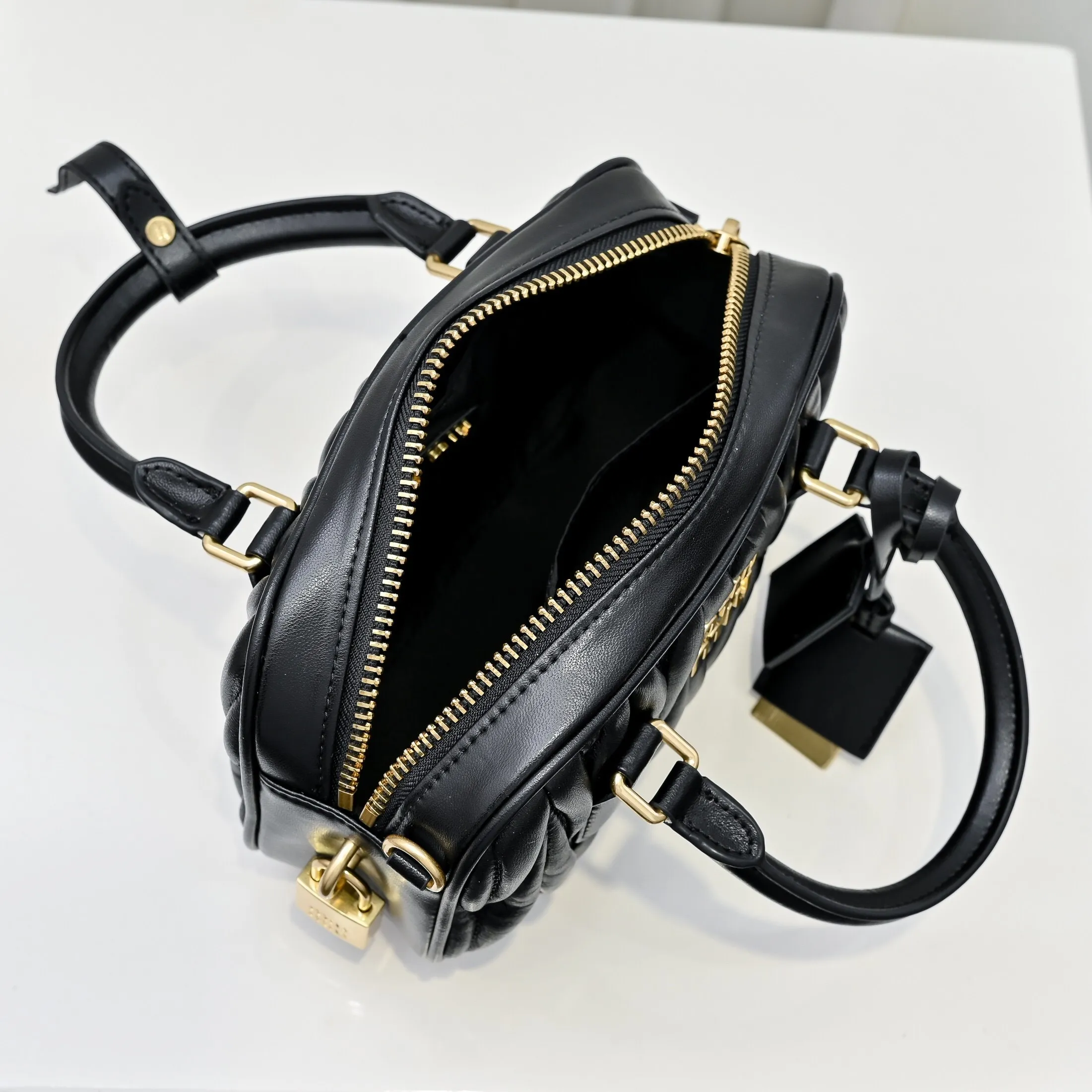 All categories Official website "Brand Women's Bags" Women's Bags 💙 miumiu 2025 new MIUMIU handbags