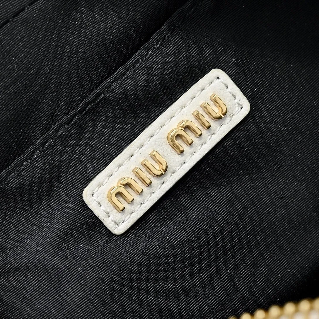 All categories Official website "Brand Women's Bags" Women's Bags 💙 miumiu 2025 new MIUMIU handbags