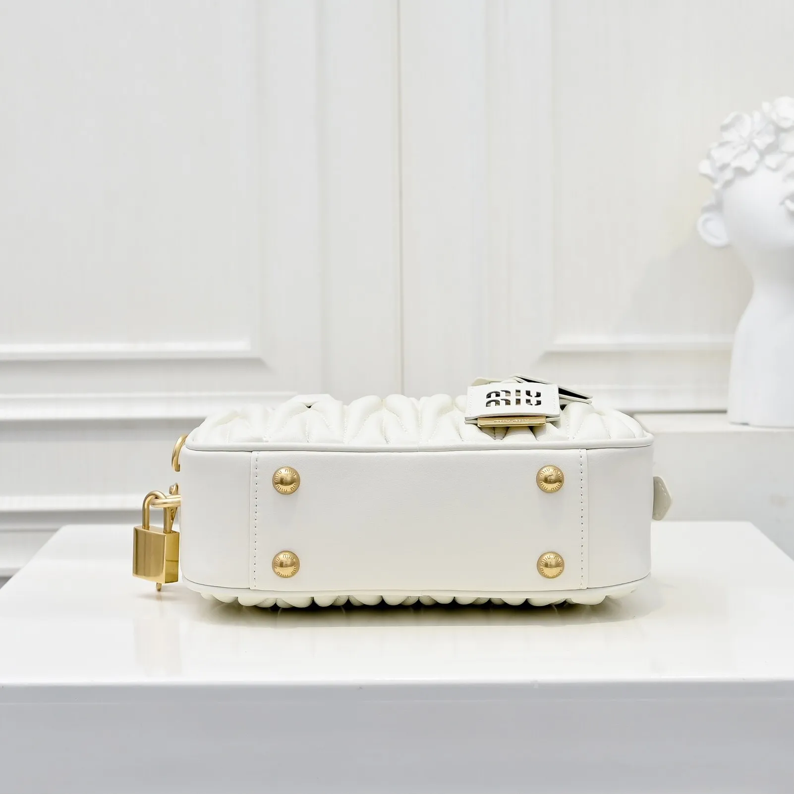 All categories Official website "Brand Women's Bags" Women's Bags 💙 miumiu 2025 new MIUMIU handbags