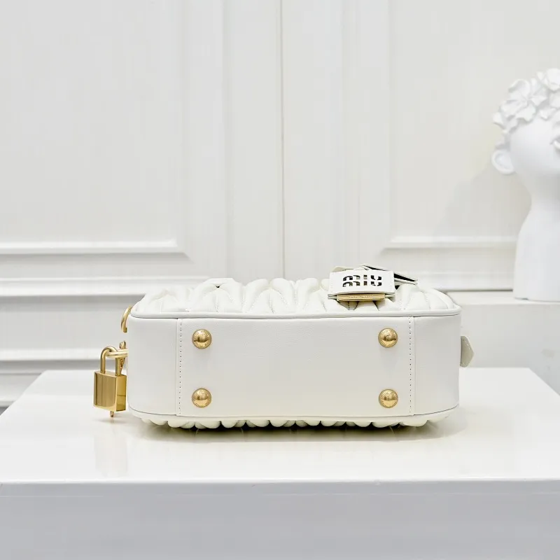 All categories Official website "Brand Women's Bags" Women's Bags 💙 miumiu 2025 new MIUMIU handbags