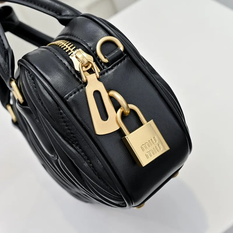 All categories Official website "Brand Women's Bags" Women's Bags 💙 miumiu 2025 new MIUMIU handbags
