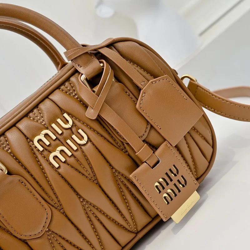 All categories Official website "Brand Women's Bags" Women's Bags 💙 miumiu 2025 new MIUMIU handbags