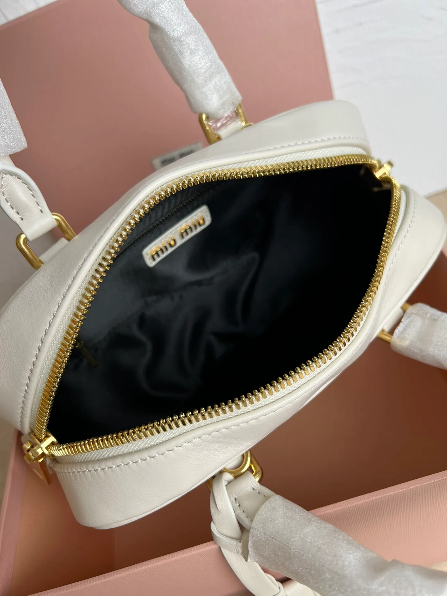 All Categories Official Website "Brand Women's Bags" Women's Bags 💙 miumiu 2026 Official Website MIUMIU Crossbody Bag