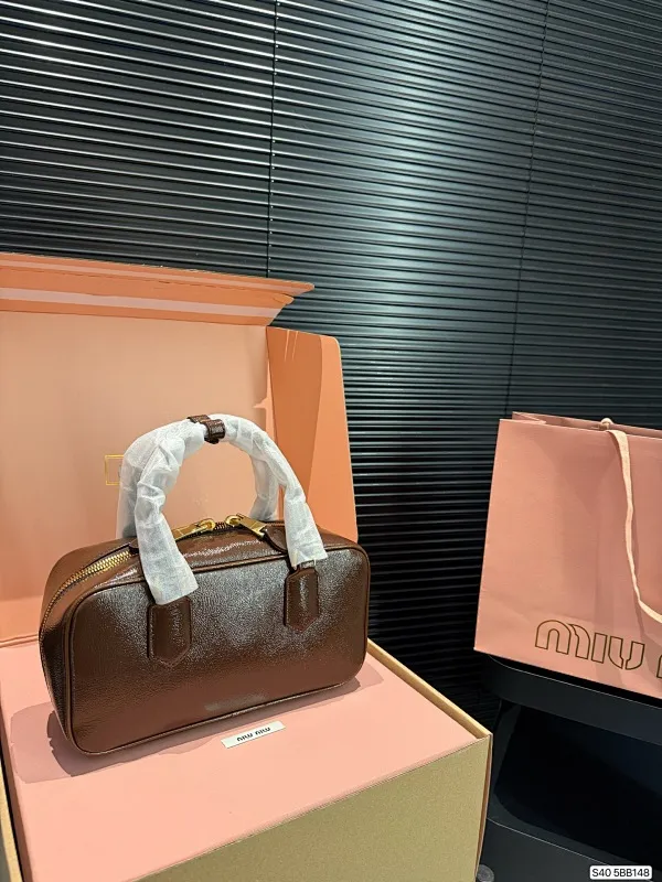 All categories Official website "Brand Women's Bags" Women's Bags 💙 miumiu 2025 new MIUMIU handbags
