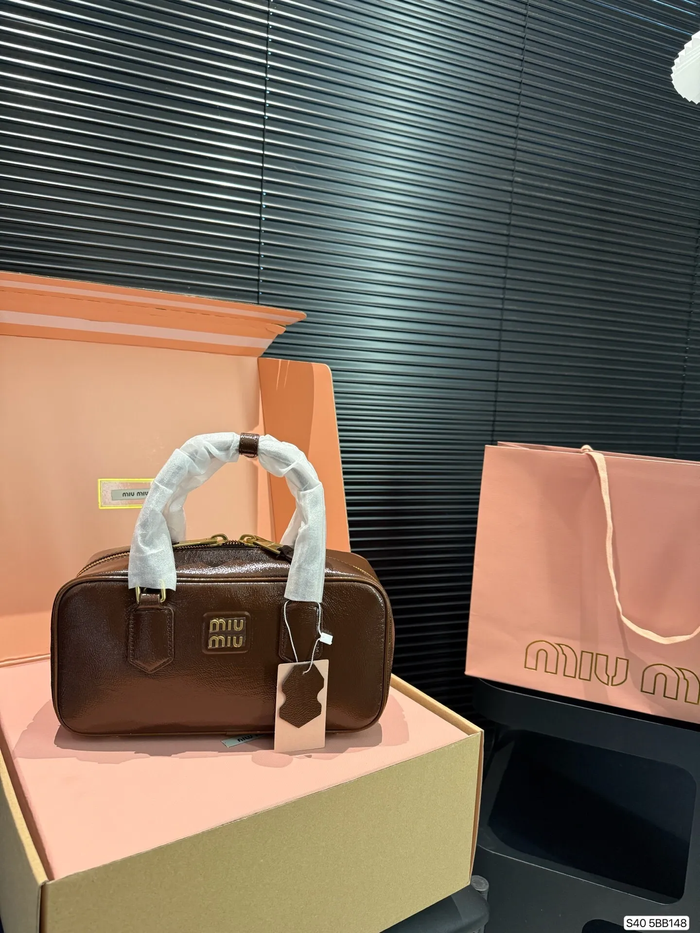 All categories Official website "Brand Women's Bags" Women's Bags 💙 miumiu 2025 new MIUMIU handbags