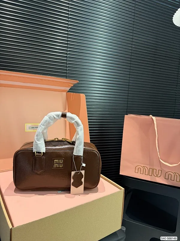 All categories Official website "Brand Women's Bags" Women's Bags 💙 miumiu 2025 new MIUMIU handbags