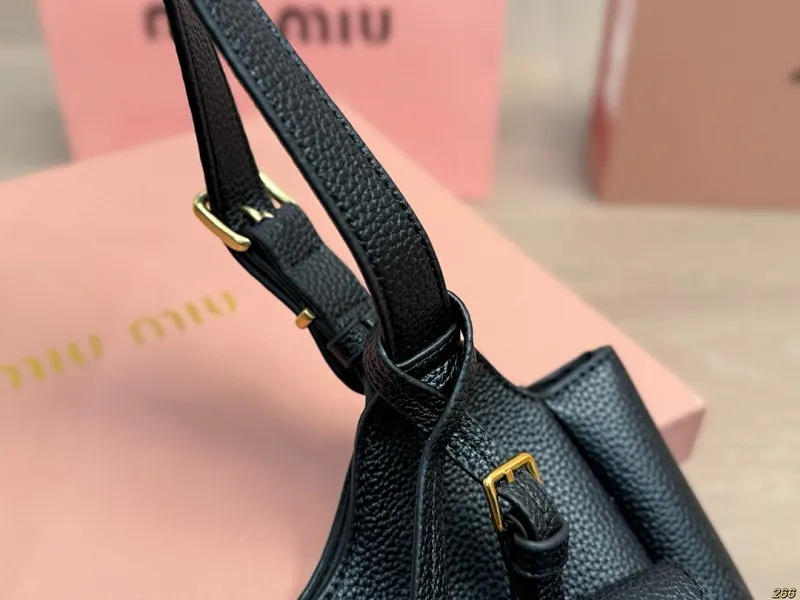 All categories Official website "Brand Women's Bags" Women's Bags 💙 miumiu 2025 new miumiu handbags