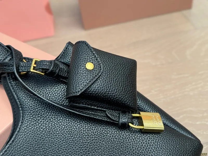 All categories Official website "Brand Women's Bags" Women's Bags 💙 miumiu 2025 new miumiu handbags