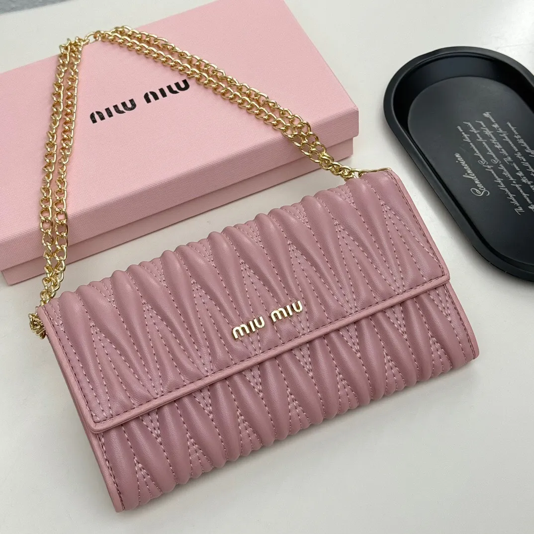 All categories Official website "Brand Women's Bags" Women's Bags 💙 miumiu 2025 new MIUMIU crossbody bag