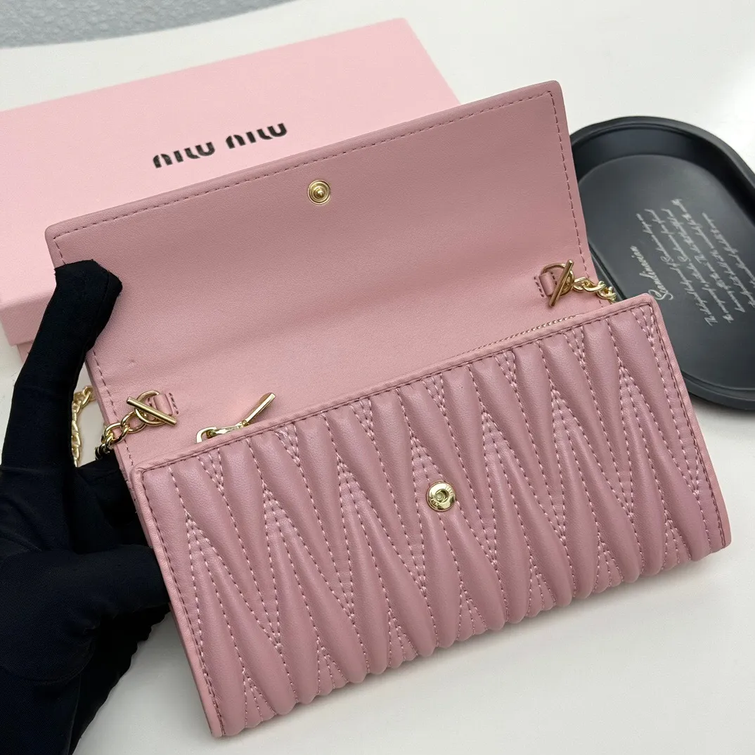 All categories Official website "Brand Women's Bags" Women's Bags 💙 miumiu 2025 new MIUMIU crossbody bag