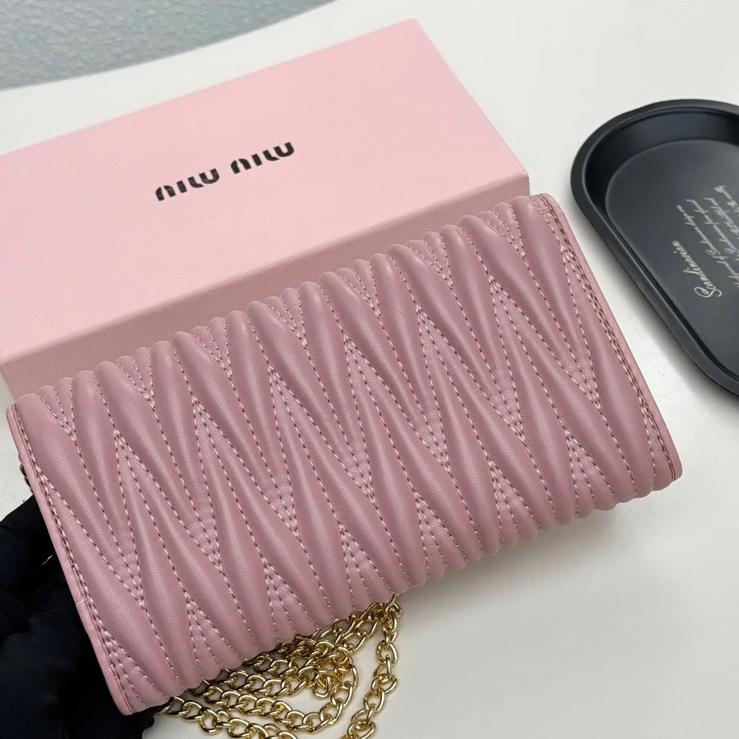 All categories Official website "Brand Women's Bags" Women's Bags 💙 miumiu 2025 new MIUMIU crossbody bag