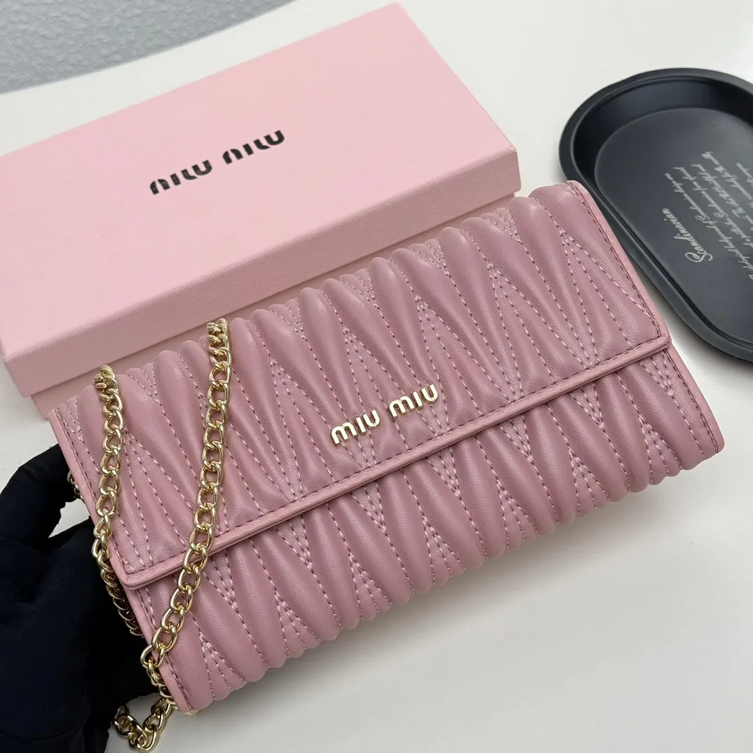 All categories Official website "Brand Women's Bags" Women's Bags 💙 miumiu 2025 new MIUMIU crossbody bag