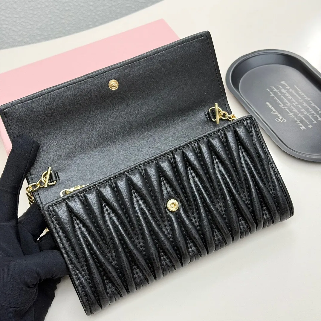 All categories Official website "Brand Women's Bags" Women's Bags 💙 miumiu 2025 new MIUMIU crossbody bag