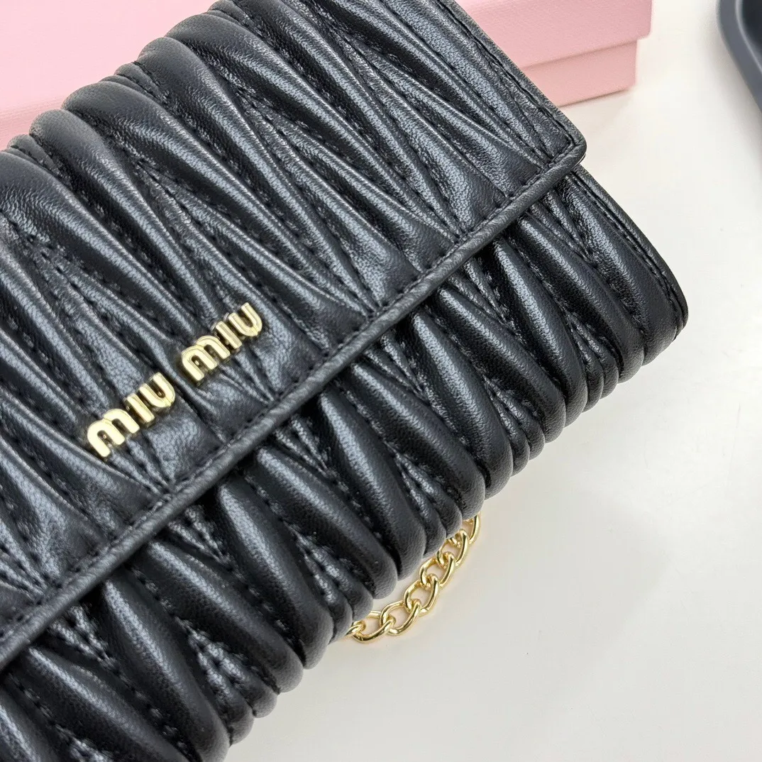 All categories Official website "Brand Women's Bags" Women's Bags 💙 miumiu 2025 new MIUMIU crossbody bag