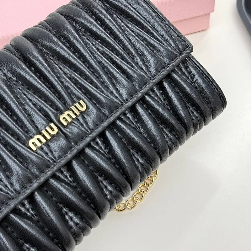 All categories Official website "Brand Women's Bags" Women's Bags 💙 miumiu 2025 new MIUMIU crossbody bag