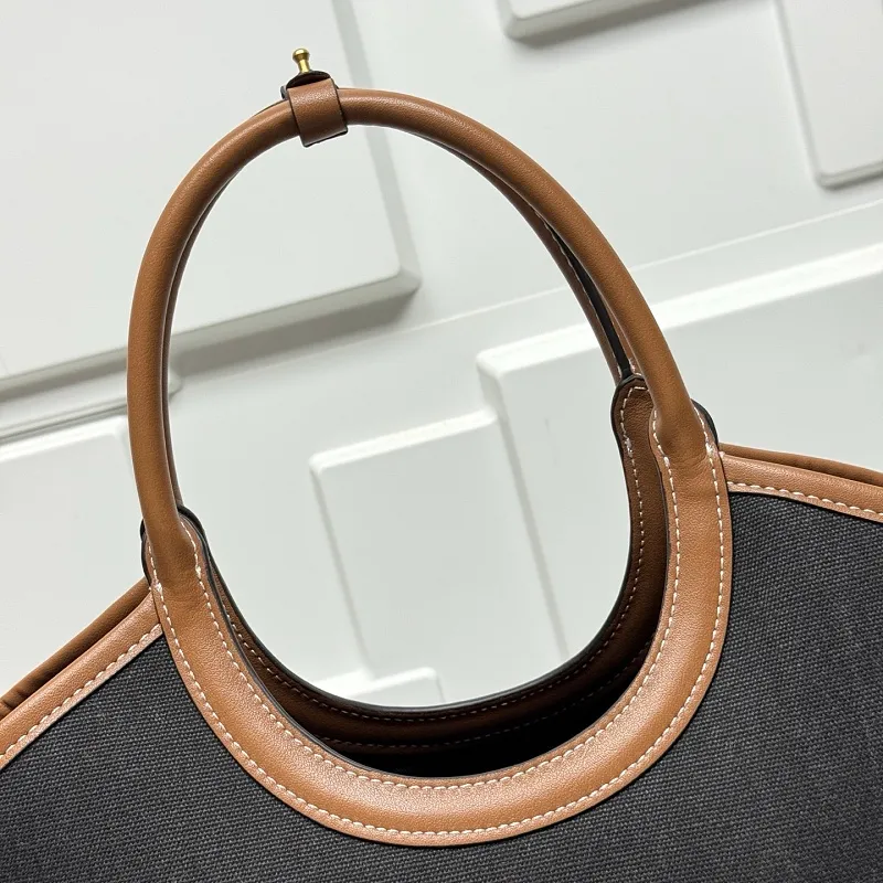 All Categories Official Website "Brand Women's Bags" Women's Bags 💙 miumiu 2026 Official Website miumiu Isetan Limited Tote Bag