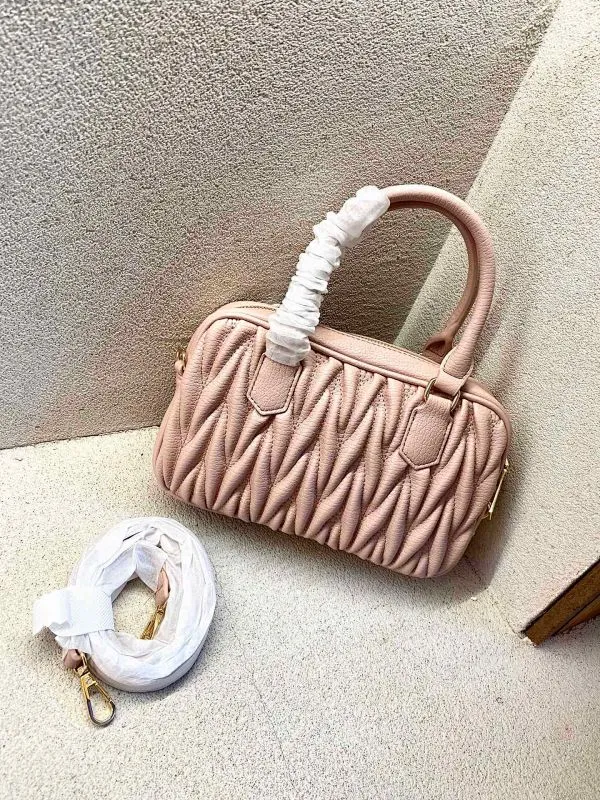 All categories Official website "Brand Women's Bags" Women's Bags 💙 miumiu 2023 new miumiu handbag wholesale