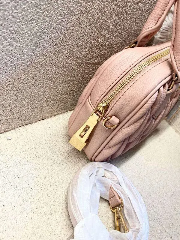 All categories Official website "Brand Women's Bags" Women's Bags 💙 miumiu 2023 new miumiu handbag wholesale