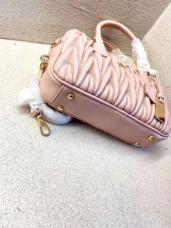 All categories Official website "Brand Women's Bags" Women's Bags 💙 miumiu 2023 new miumiu handbag wholesale