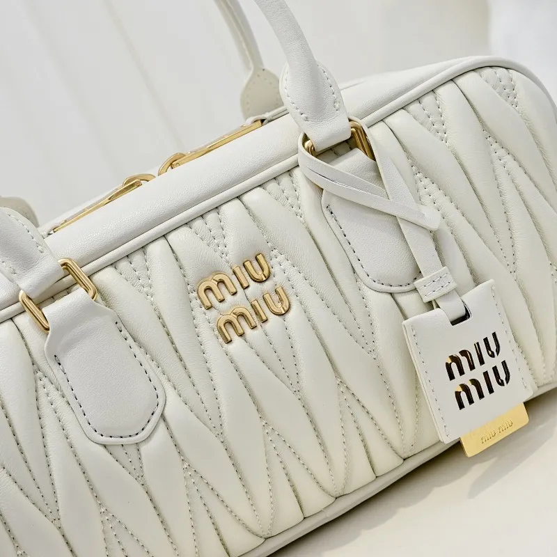 All categories Official website "Brand Women's Bags" Women's Bags 💙 miumiu 2025 new MIUMIU handbags