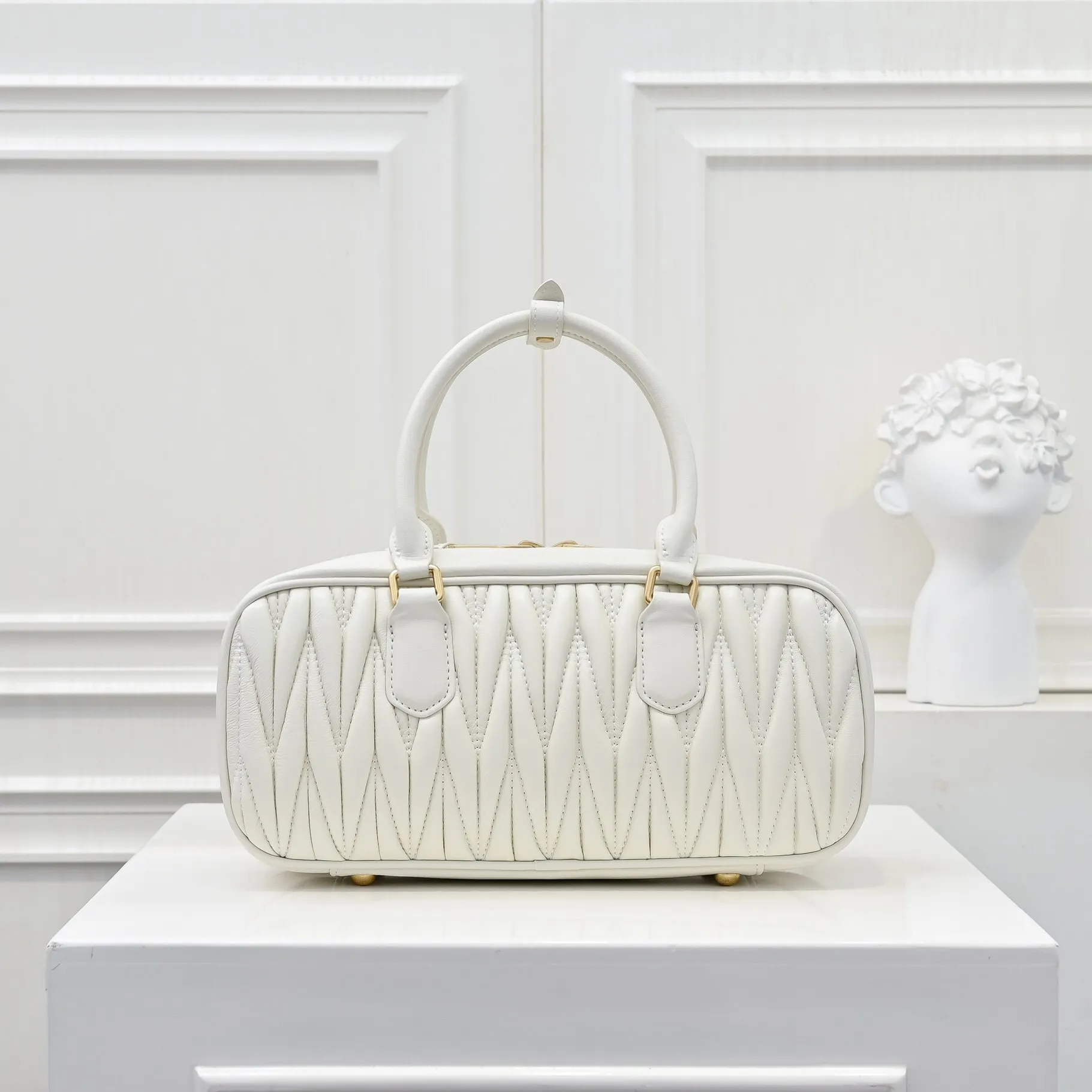 All categories Official website "Brand Women's Bags" Women's Bags 💙 miumiu 2025 new MIUMIU handbags