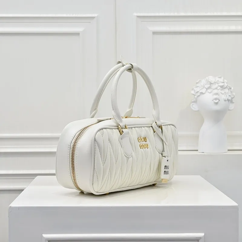 All categories Official website "Brand Women's Bags" Women's Bags 💙 miumiu 2025 new MIUMIU handbags