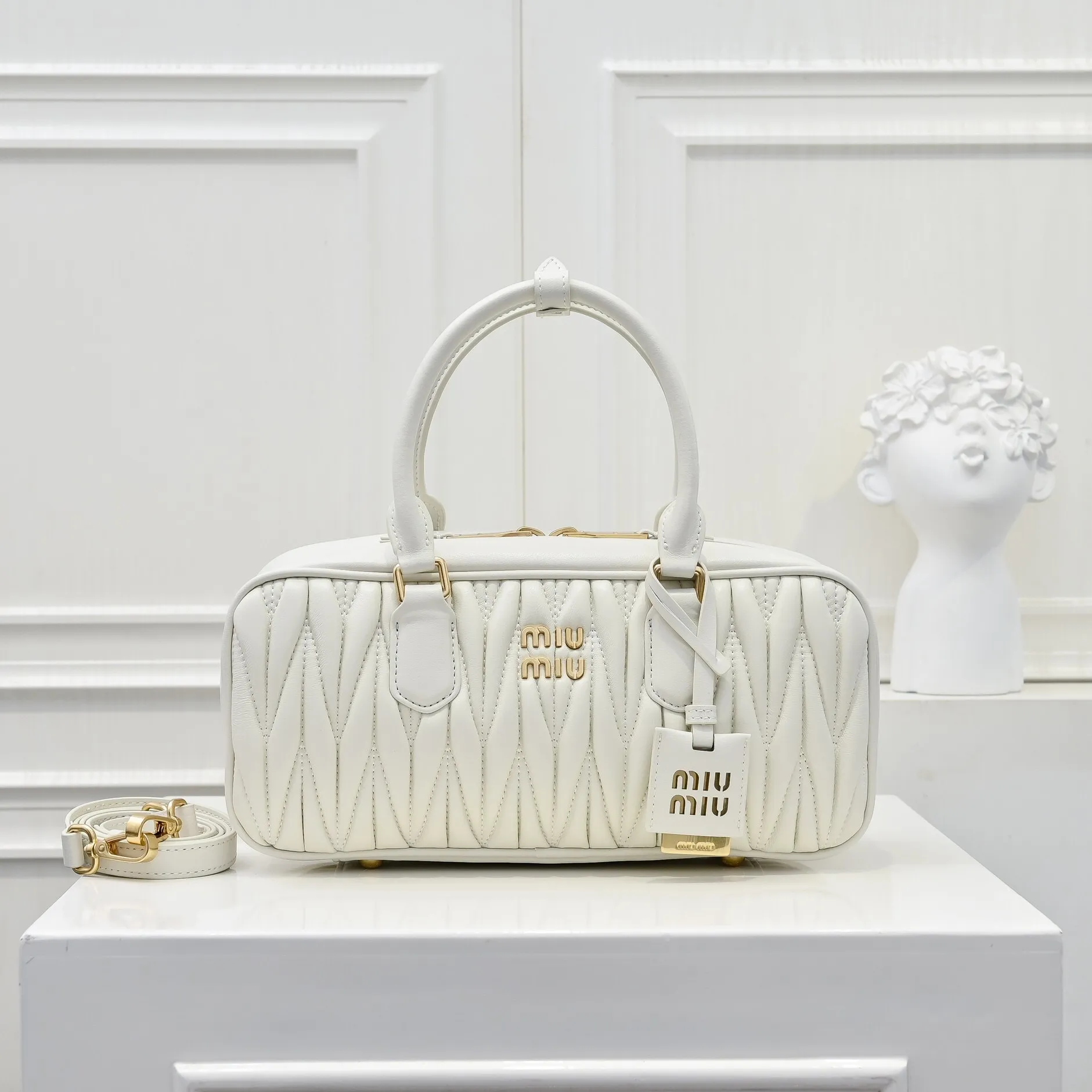 All categories Official website "Brand Women's Bags" Women's Bags 💙 miumiu 2025 new MIUMIU handbags