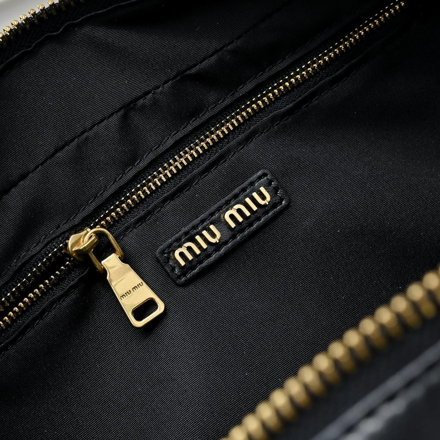 All categories Official website "Brand Women's Bags" Women's Bags 💙 miumiu 2025 new MIUMIU handbags