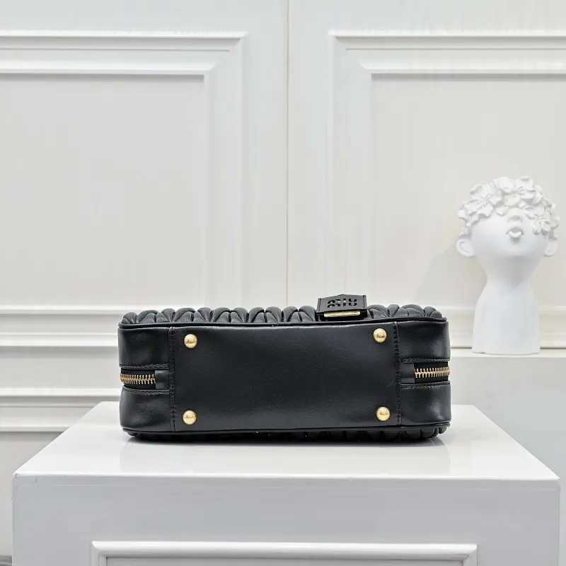 All categories Official website "Brand Women's Bags" Women's Bags 💙 miumiu 2025 new MIUMIU handbags