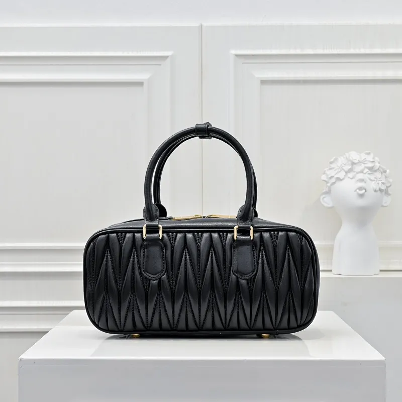 All categories Official website "Brand Women's Bags" Women's Bags 💙 miumiu 2025 new MIUMIU handbags