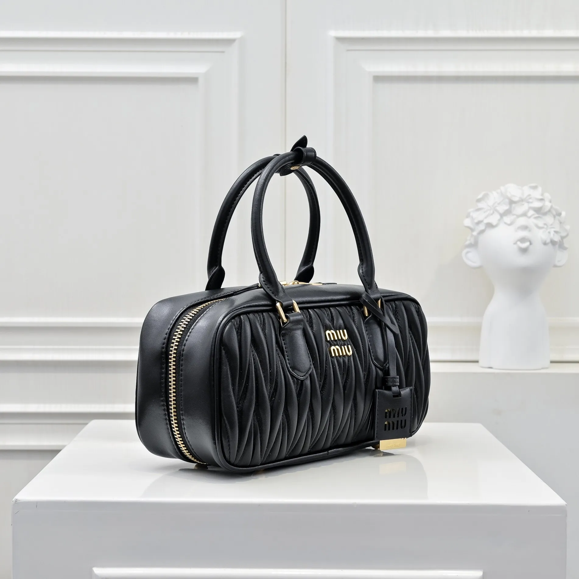 All categories Official website "Brand Women's Bags" Women's Bags 💙 miumiu 2025 new MIUMIU handbags