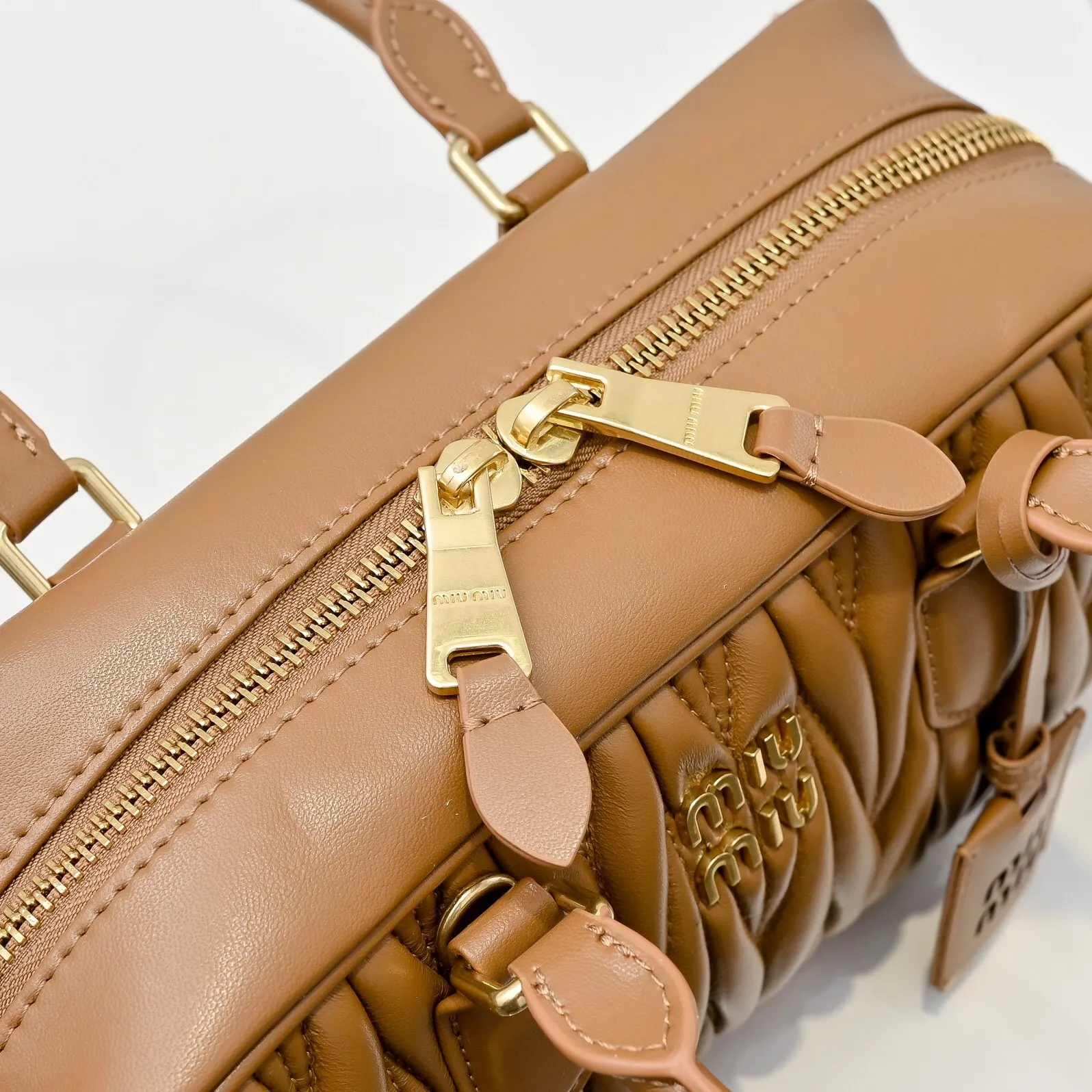 All categories Official website "Brand Women's Bags" Women's Bags 💙 miumiu 2025 new MIUMIU handbags
