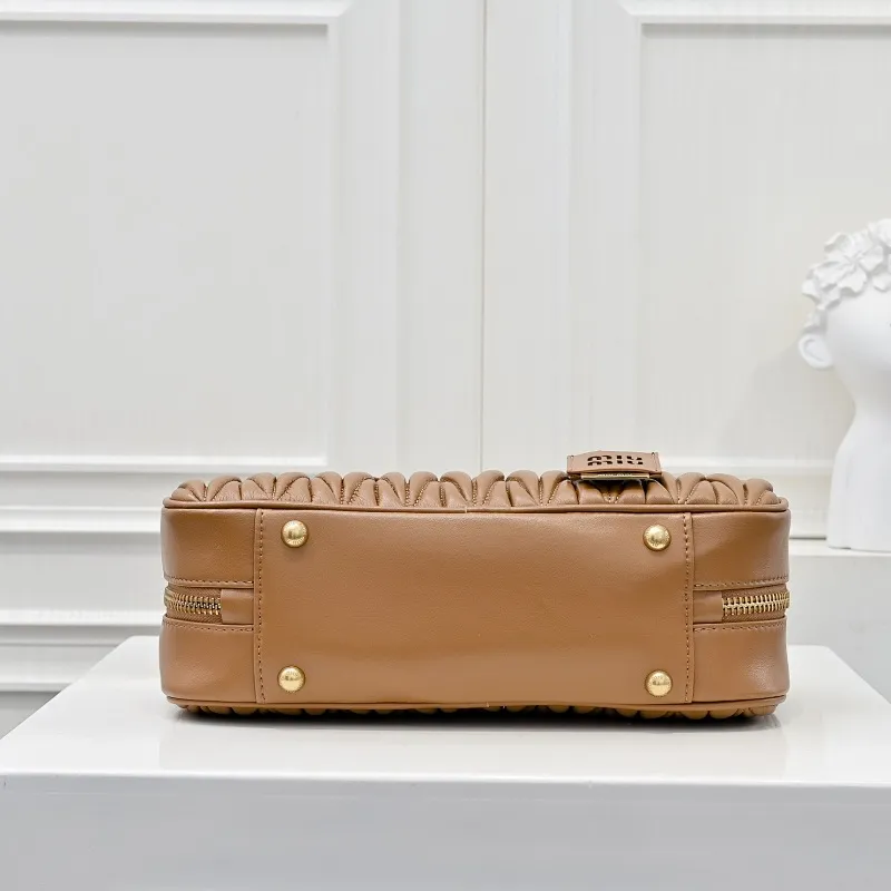 All categories Official website "Brand Women's Bags" Women's Bags 💙 miumiu 2025 new MIUMIU handbags
