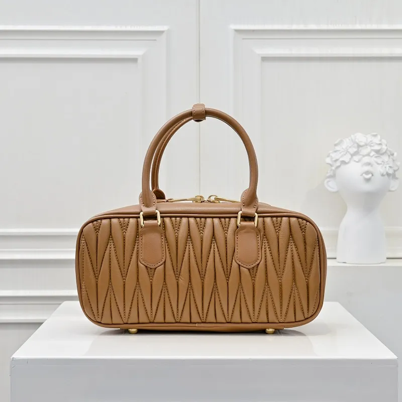 All categories Official website "Brand Women's Bags" Women's Bags 💙 miumiu 2025 new MIUMIU handbags
