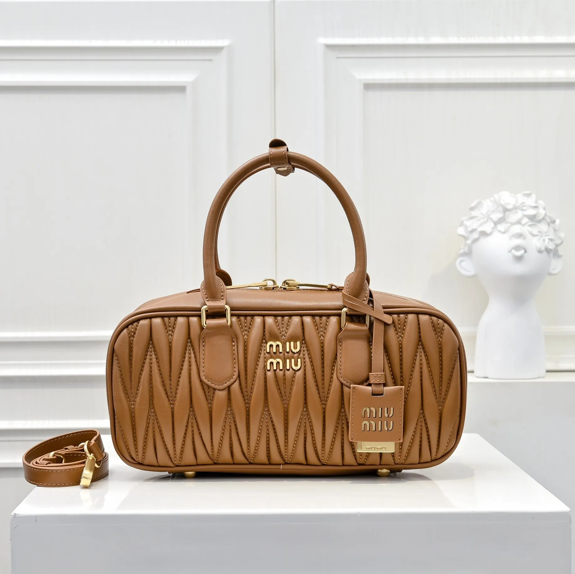 All categories Official website "Brand Women's Bags" Women's Bags 💙 miumiu 2025 new MIUMIU handbags