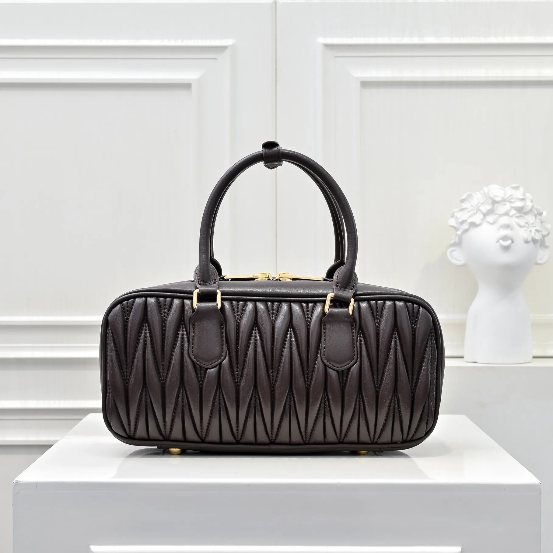 All categories Official website "Brand Women's Bags" Women's Bags 💙 miumiu 2025 new MIUMIU handbags